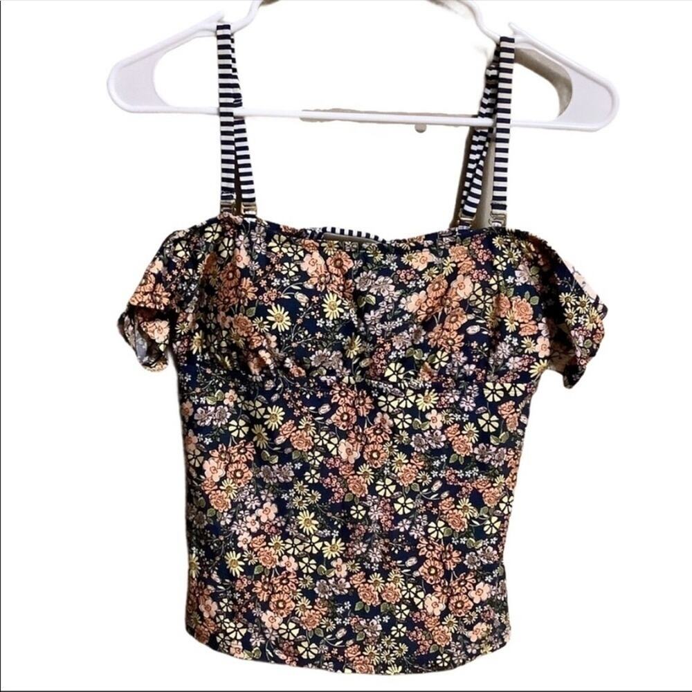 KENNETH COLE REACTION Floral Swim Top Size Small